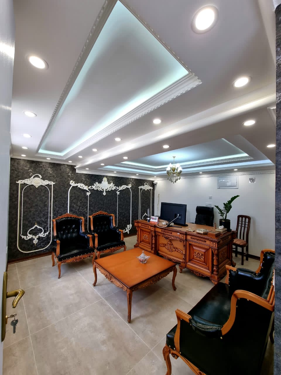 میز کلاسیک
